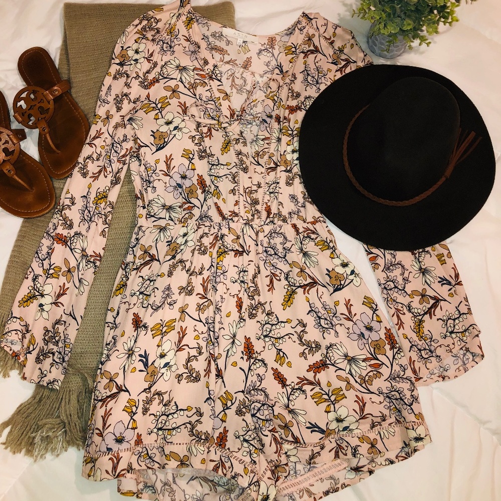 ASTR the Label Pink Floral Long Sleeve Romper